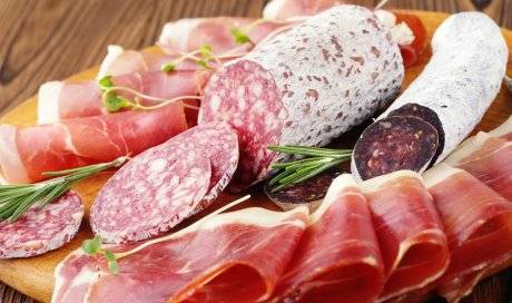 saucisson au piment d'espelette saucisson au piment d'espelette